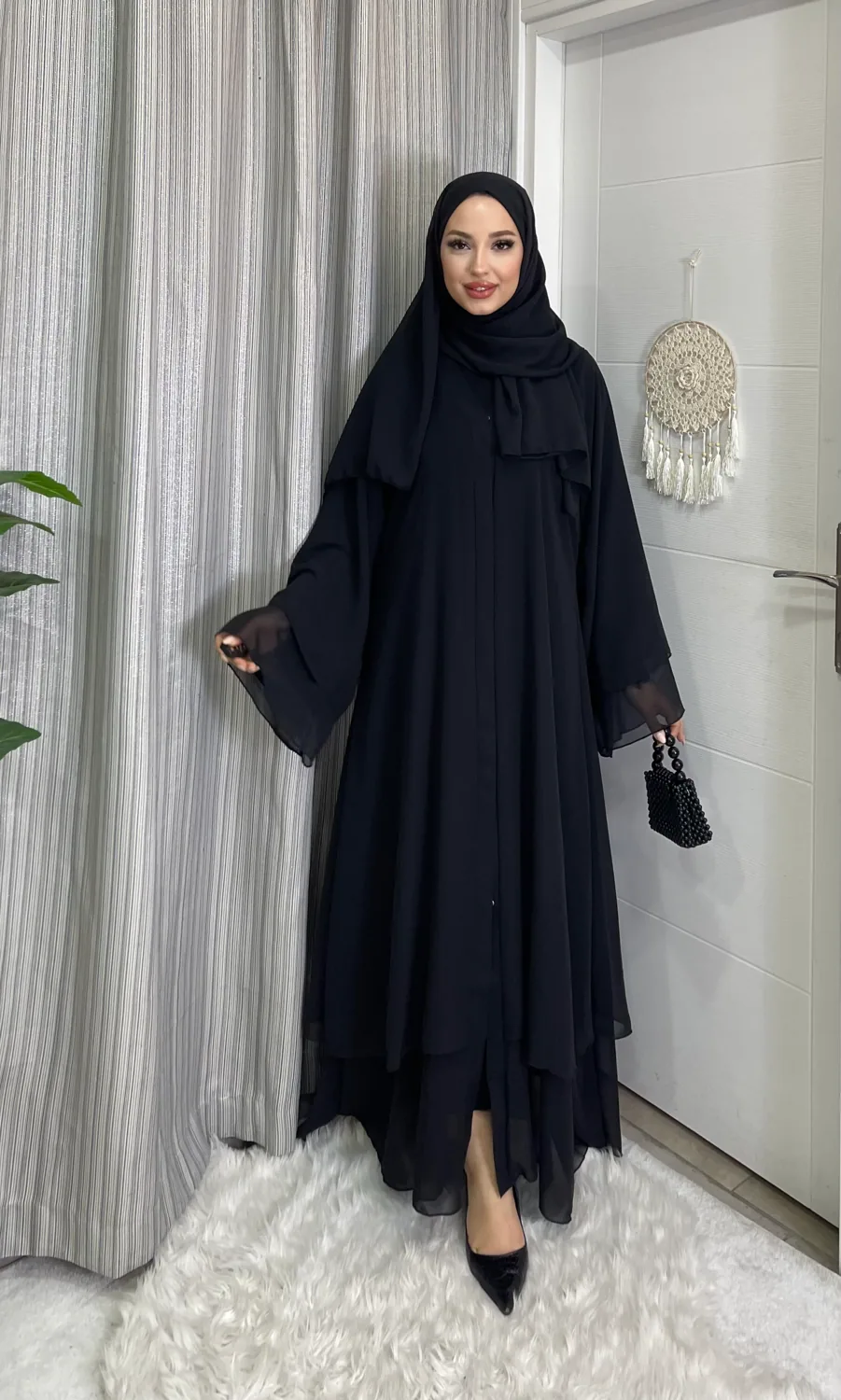 عباية شيفون بطبقتين مع شال أسود