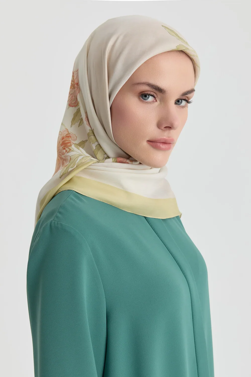 إيشارب فلوش وفسكوز بنقشة زهور أخضر فاتح - صورة 2