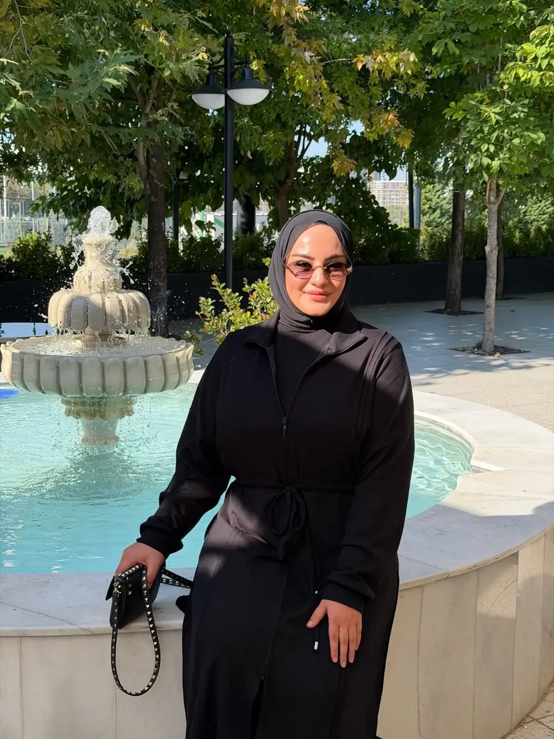 طقم رياضي أسود طويل بقصة واسعة - صورة 2