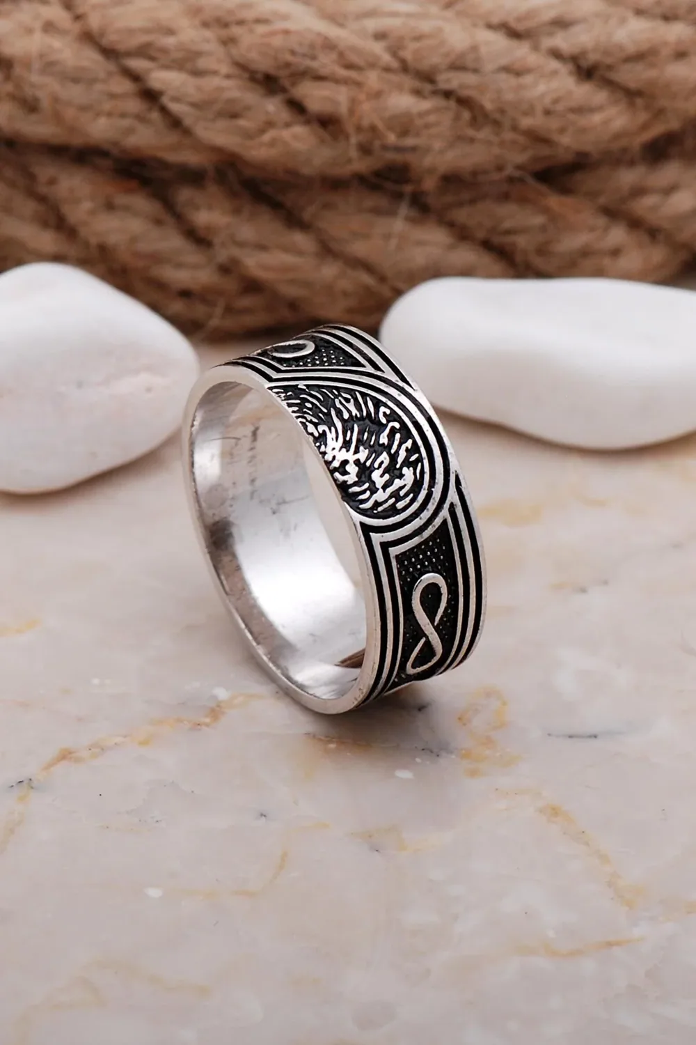 دبلة رجالية بنقش الحب الأبدي