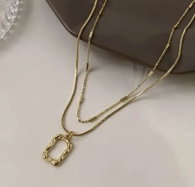 قلادة فولاذية ذهبية مزدوجة الطبقات بدلاية هندسية - صورة 4