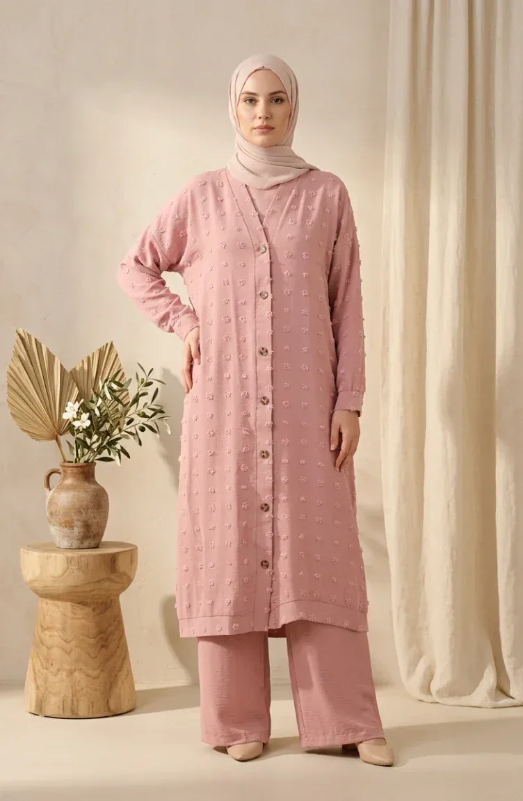 كارديغان بأزرار مزينة بكرات صوفية وردي فاتح